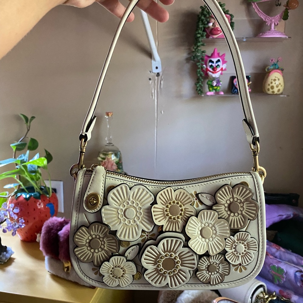 Swinger 20 With Tea Rose Applique & wallet bundle